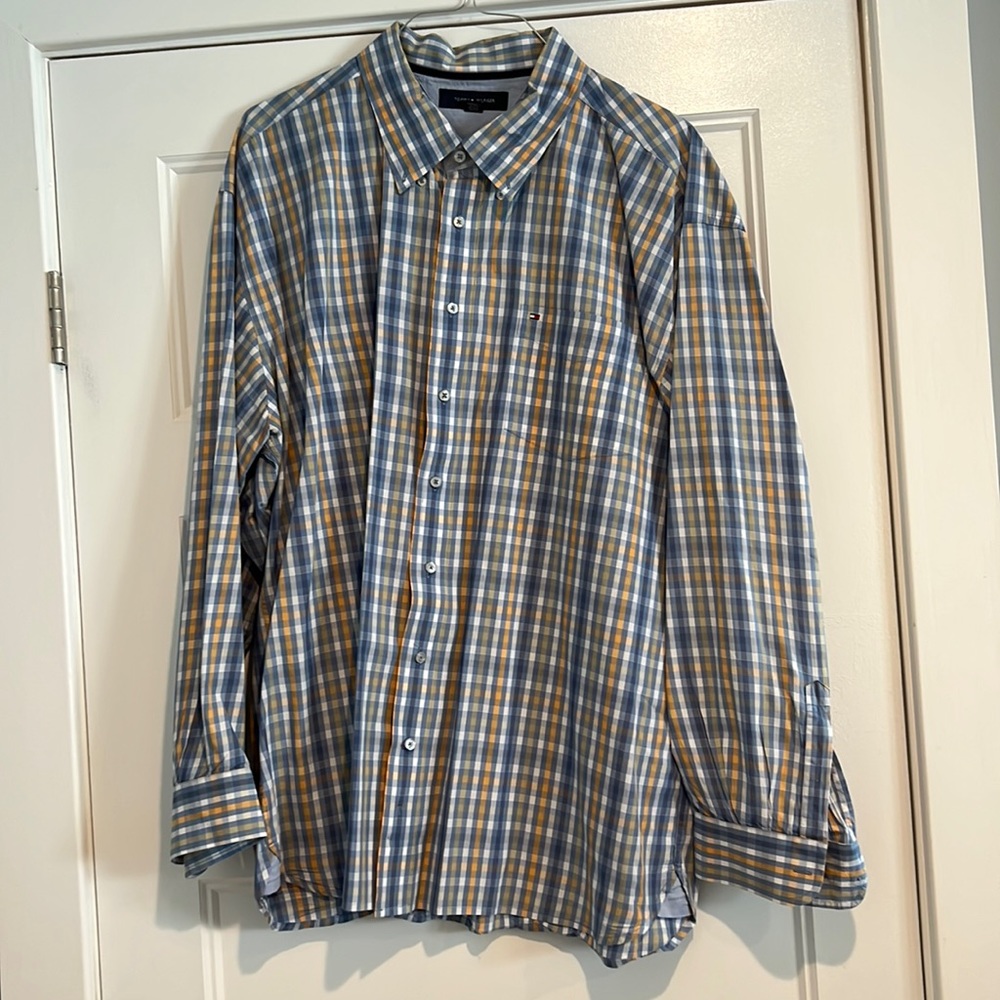 Tommy Hilfiger button down dress shirt